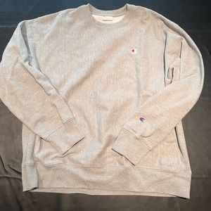 Mens / unisex Champions crew neck sweatshirt.